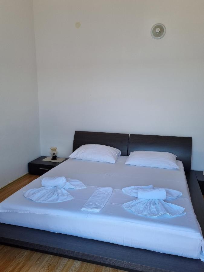 Bed And Breakfast Miramar Starigrad Paklenica Esterno foto