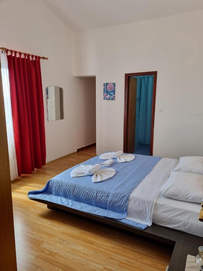 Bed And Breakfast Miramar Starigrad Paklenica Esterno foto