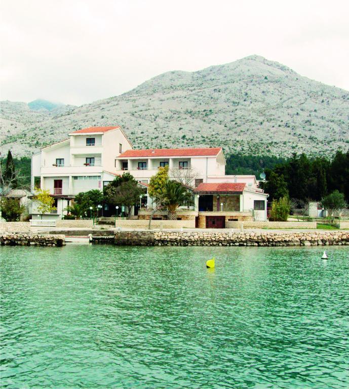 Bed And Breakfast Miramar Starigrad Paklenica Esterno foto